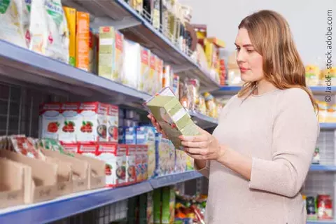 Frau beim Einkaufen