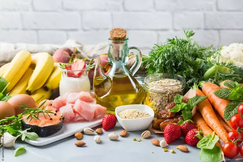 Frische Lebensmittel einer flexitarisch mediterranen Ernährung