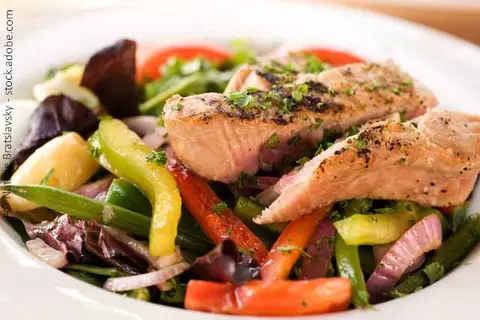 Einfach kochen_Lachs mit Gemüse