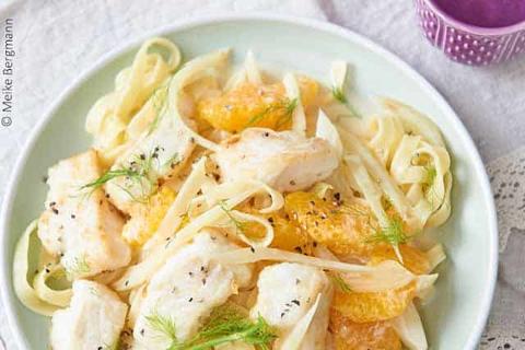 Kabeljaustreifen mit Fenchel-Orangen-Nudeln